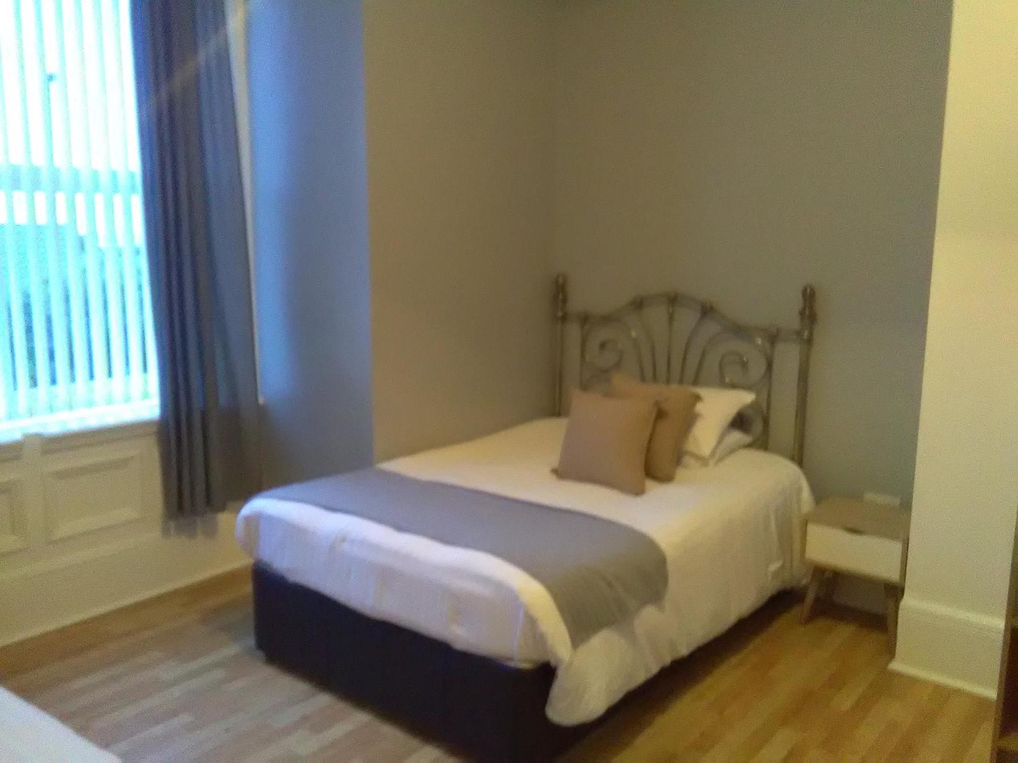 Newcastle West Hotel & Bar Bilik gambar