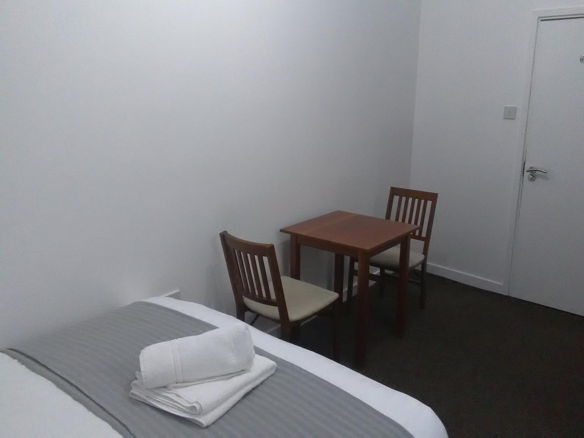 Newcastle West Hotel & Bar Bilik gambar