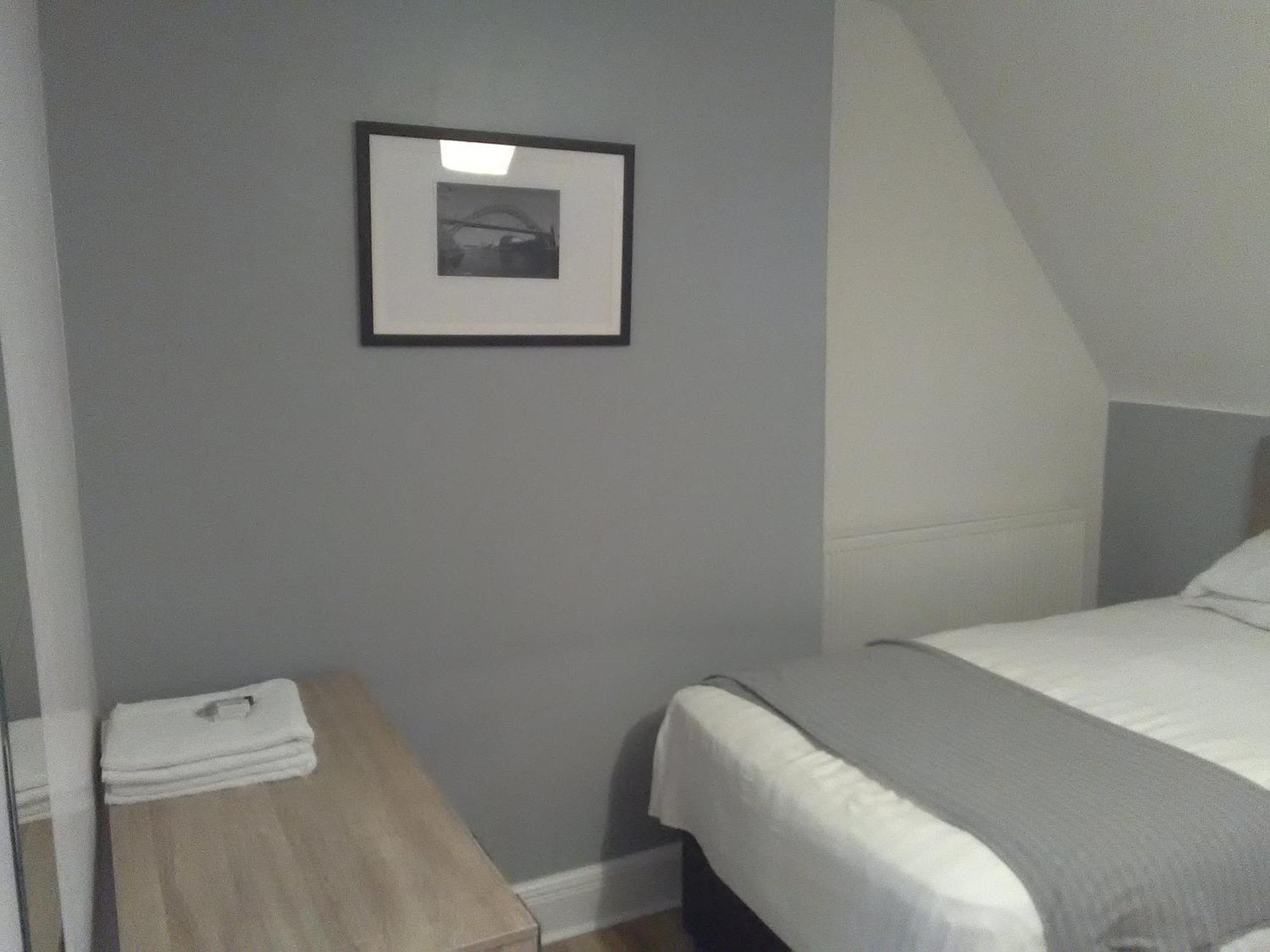 Newcastle West Hotel & Bar Bilik gambar