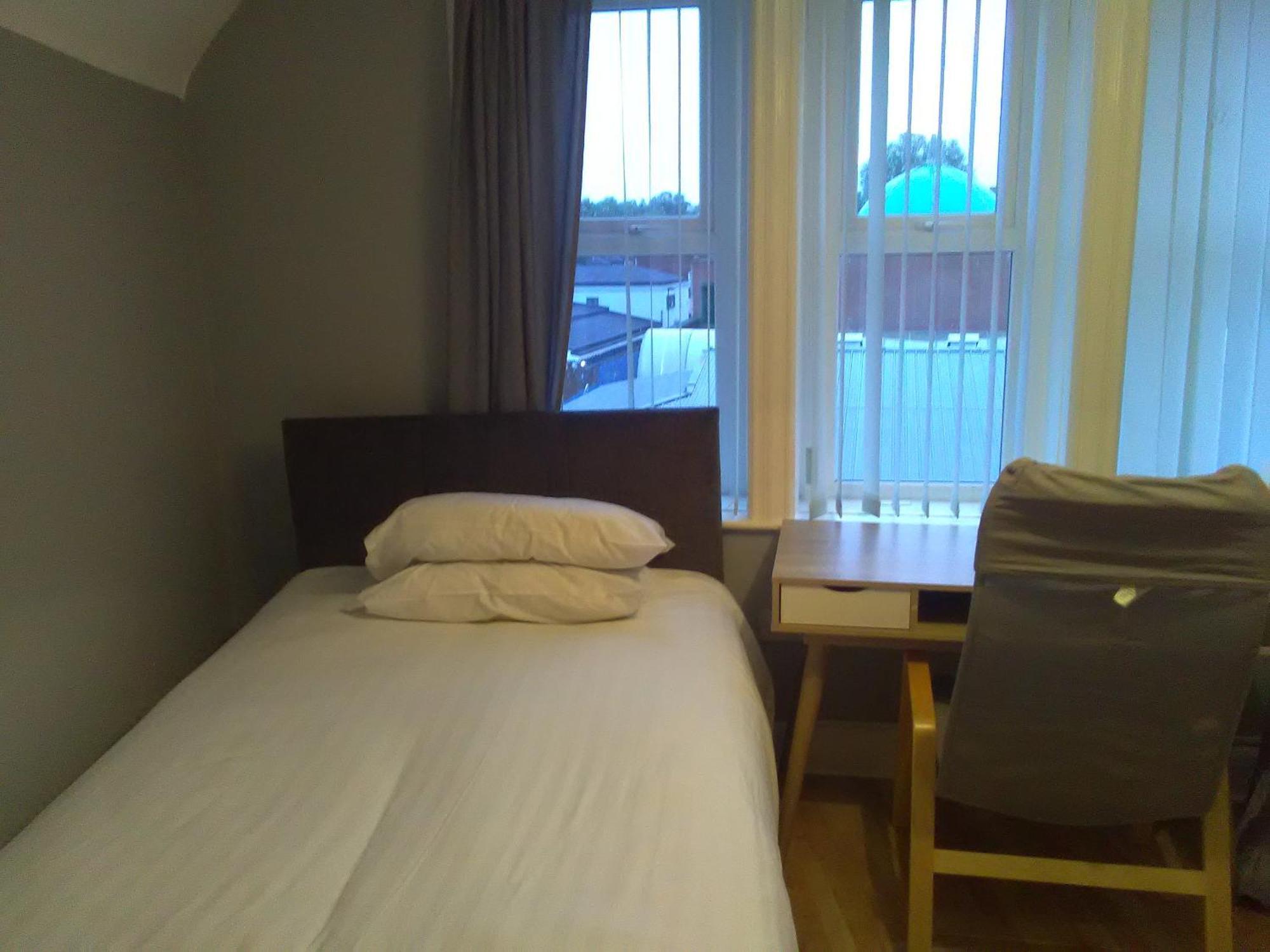Newcastle West Hotel & Bar Bilik gambar