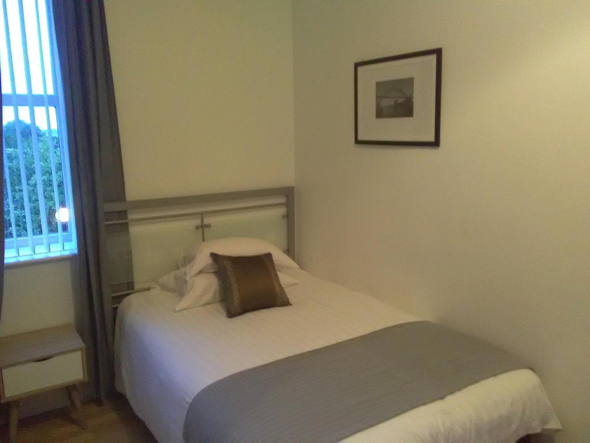 Newcastle West Hotel & Bar Bilik gambar
