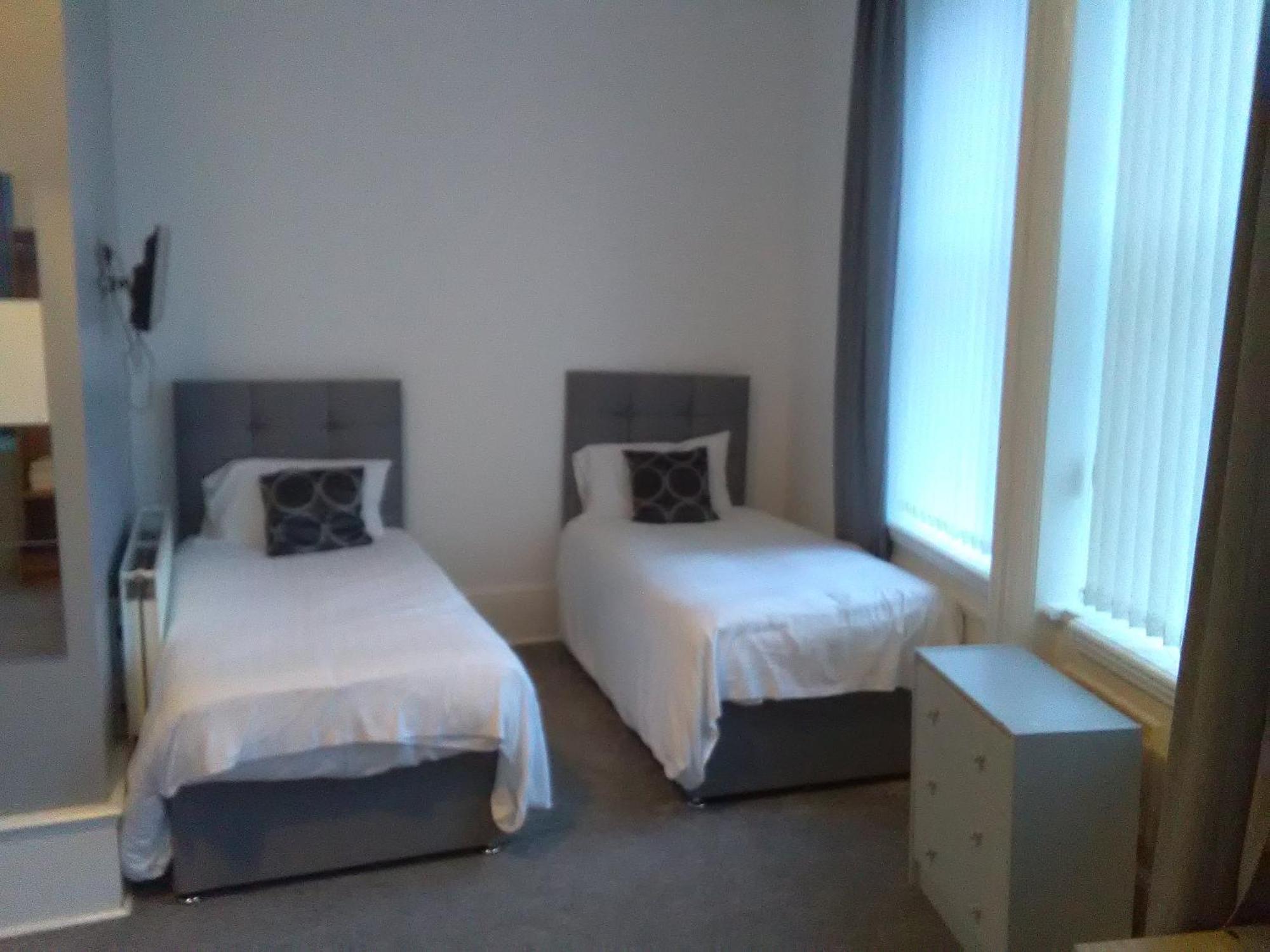 Newcastle West Hotel & Bar Bilik gambar